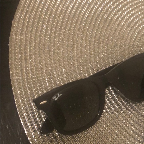 Ray-Ban Wayfarer Classics - Picture 4 of 4